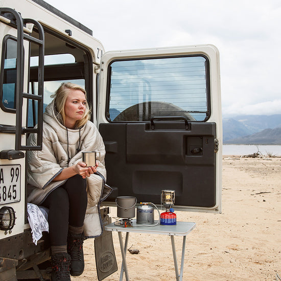 Wearable Camping Blanket - Waterproof Nylon Cloak with Hollow Cotton (800g, 280x370cm)